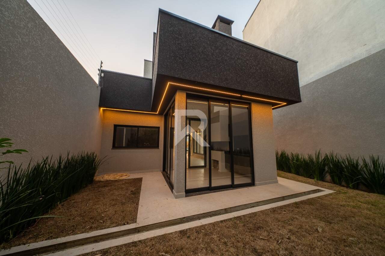 Casa mobiliada com 250m2 privativos Quintal | 3 suítes | Condomínio miniatura 29