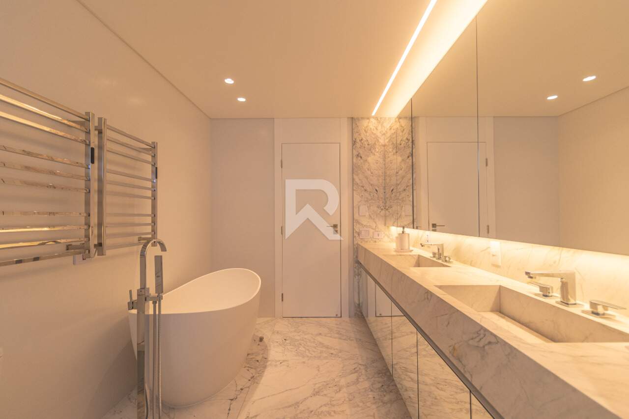 Apartamento Decorado com 3 Suítes e Área Social Integrada - Aluguel 282m² - Curitiba/PR miniatura 37