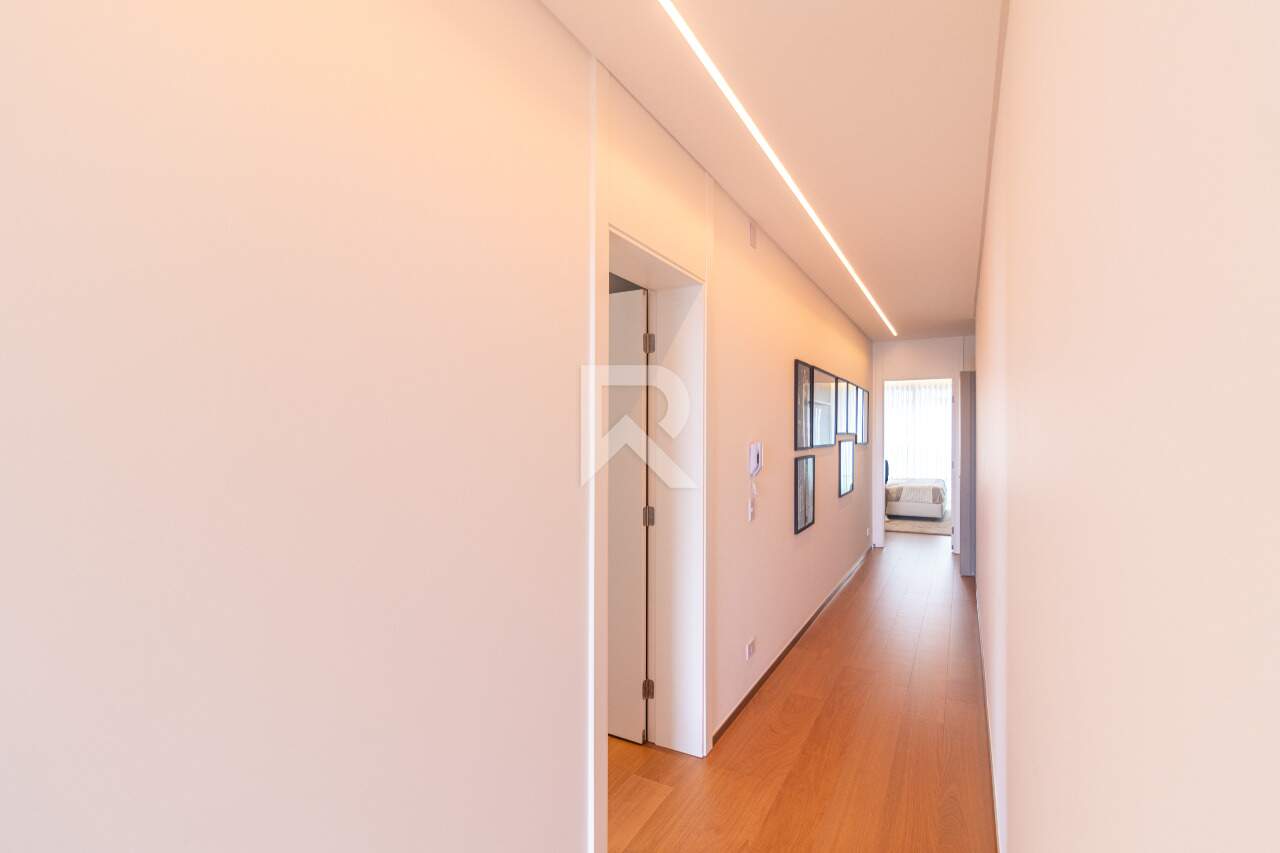 Apartamento Decorado com 3 Suítes e Área Social Integrada - Aluguel 282m² - Curitiba/PR miniatura 18