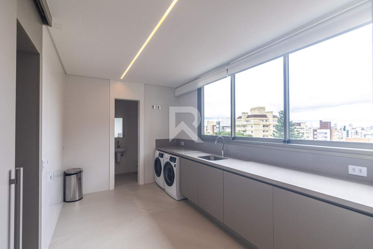 Apartamento Decorado com 3 Suítes e Área Social Integrada - Venda 282m² - Curitiba/PR miniatura 38