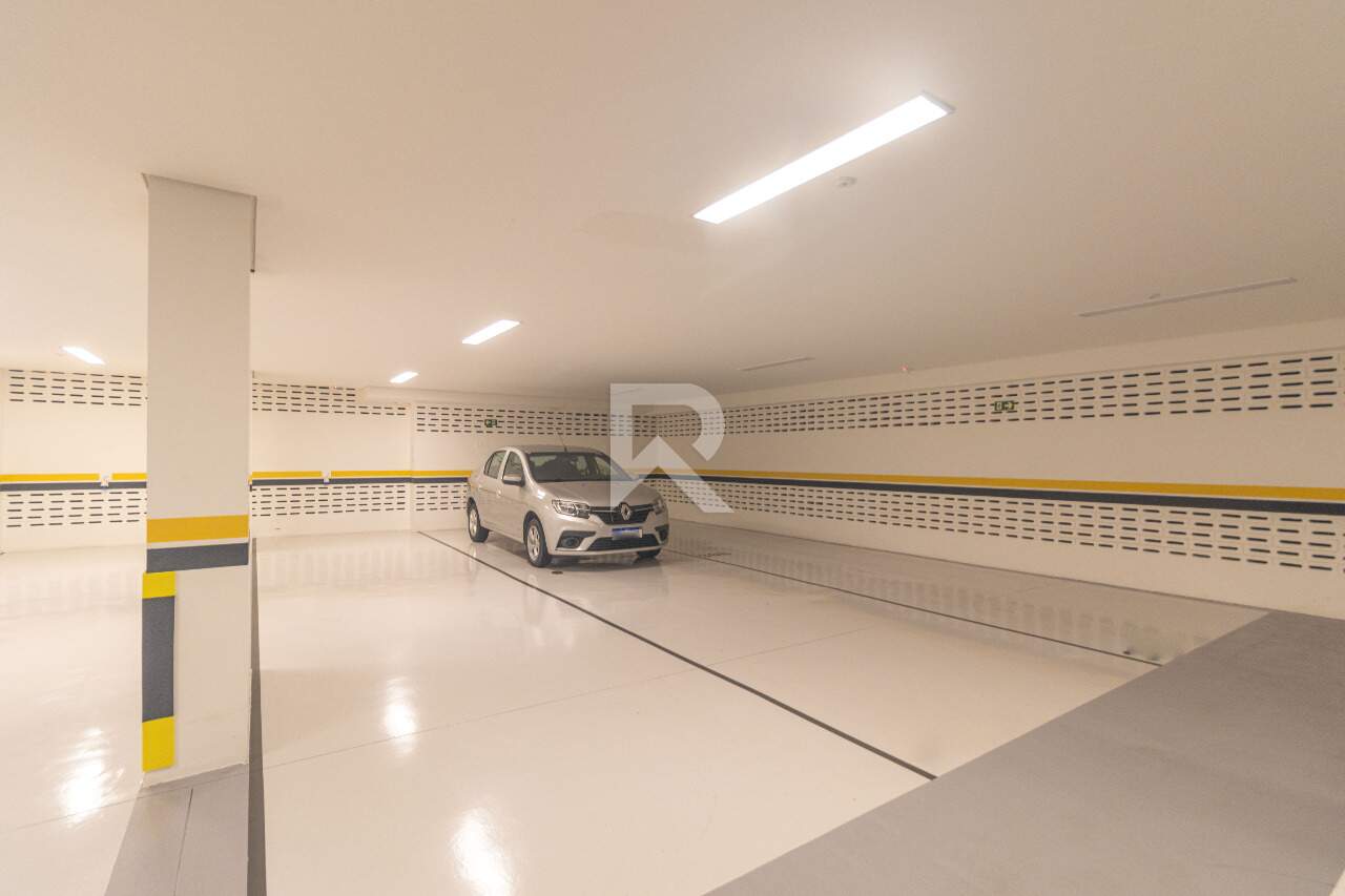 Apartamento Decorado com 3 Suítes e Área Social Integrada - Venda 282m² - Curitiba/PR miniatura 40