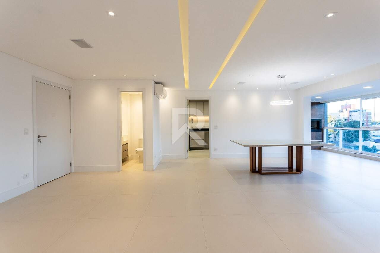 Apartamento Reformado com Sacada Gourmet, 3 quartos, para Locação 159 m² - Edifício Quartier - Curitiba/PR miniatura 7