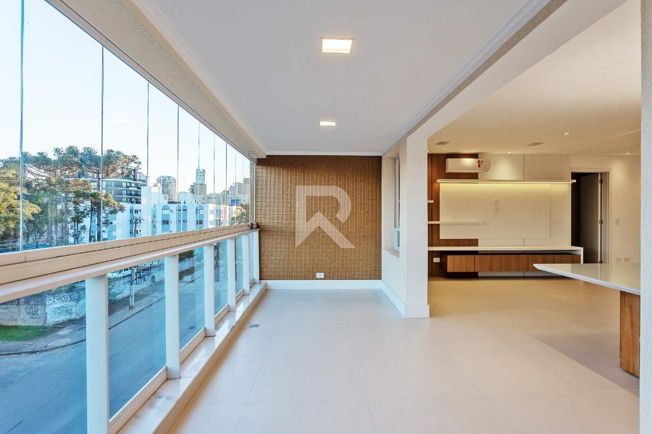Apartamento Reformado com Sacada Gourmet, 3 quartos, para Locação 159 m² - Edifício Quartier - Curitiba/PR