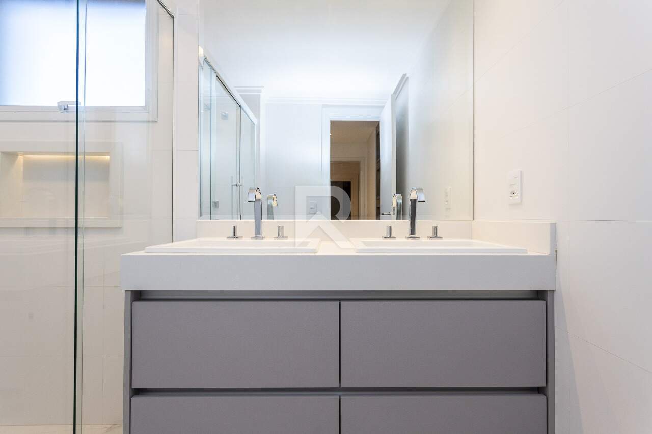 Apartamento Reformado com Sacada Gourmet, 3 quartos, para Locação 159 m² - Edifício Quartier - Curitiba/PR miniatura 26