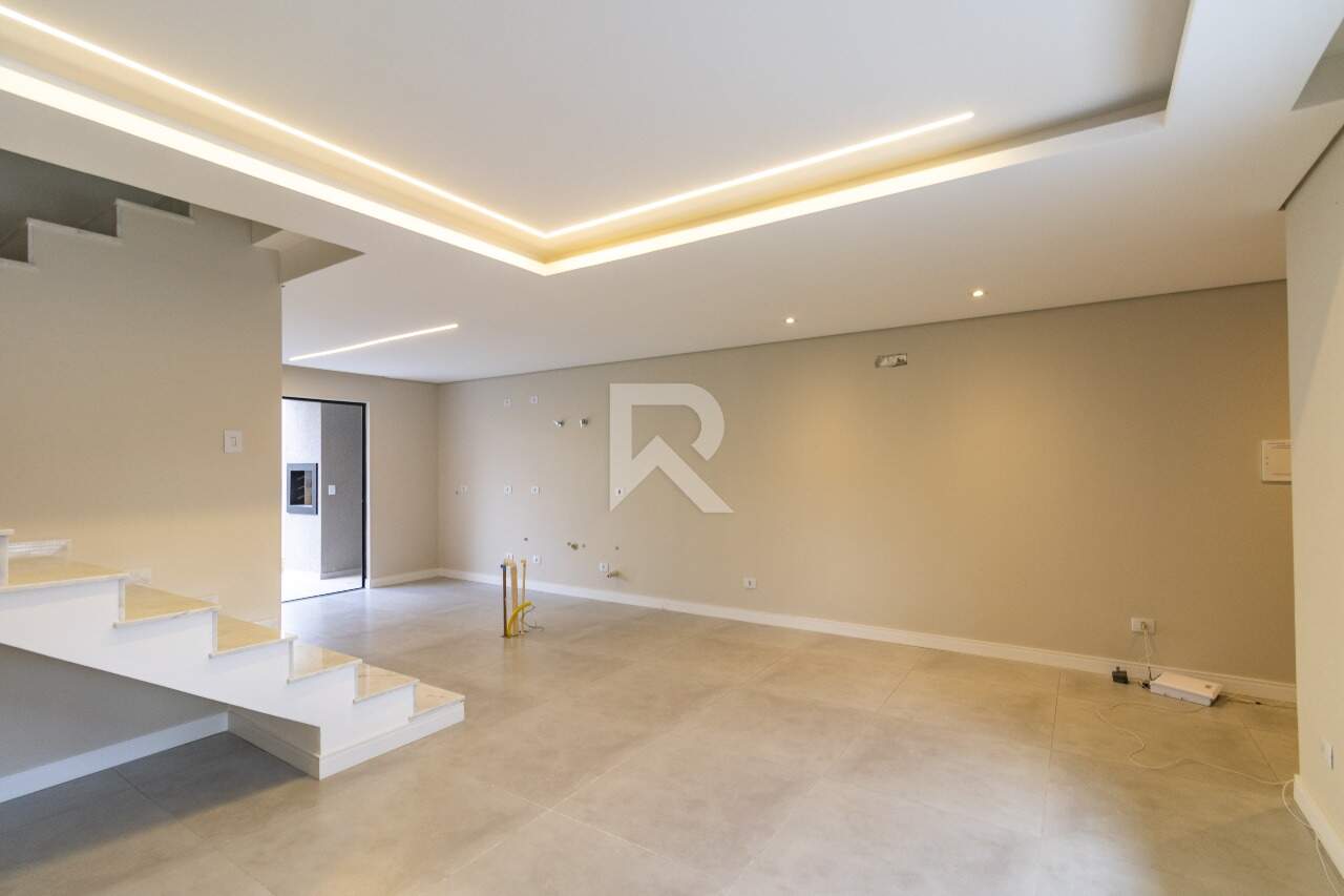 Casa Triplex com Jardim e Face Norte, 3 Quartos 4 Vagas à venda, 183 m² - Portão - Curitiba/PR miniatura 4