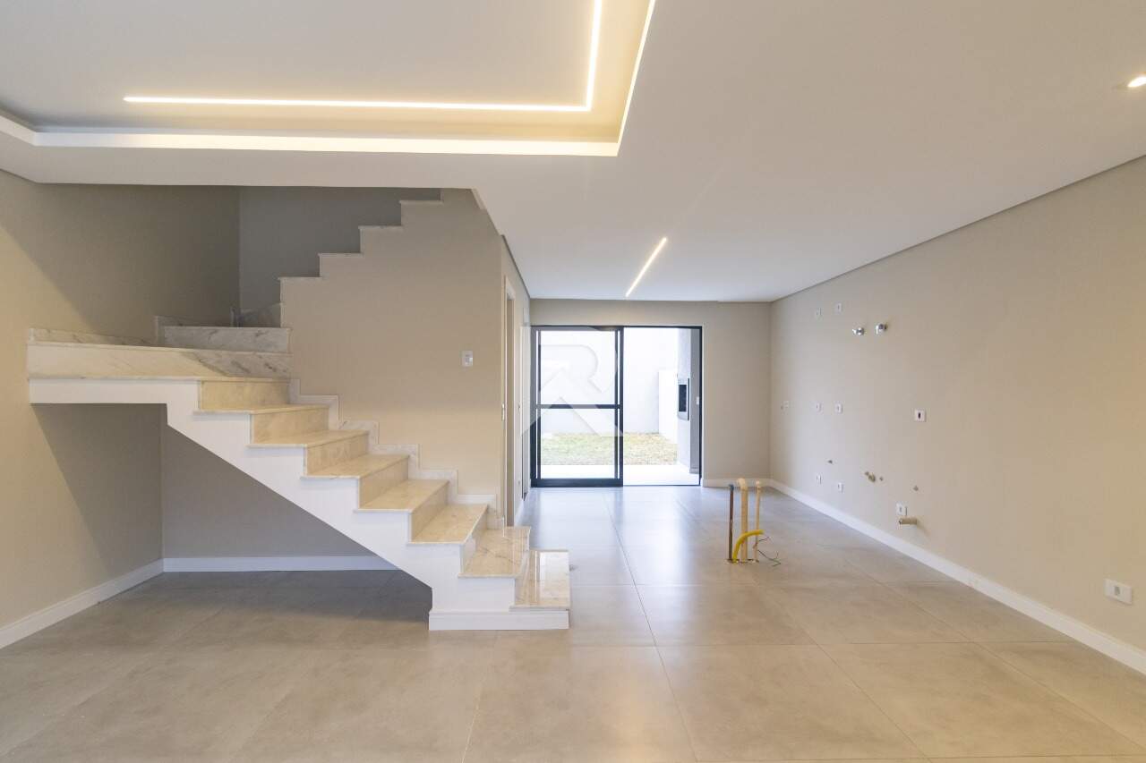 Casa Triplex com Jardim e Face Norte, 3 Quartos 4 Vagas à venda, 183 m² - Portão - Curitiba/PR miniatura 2