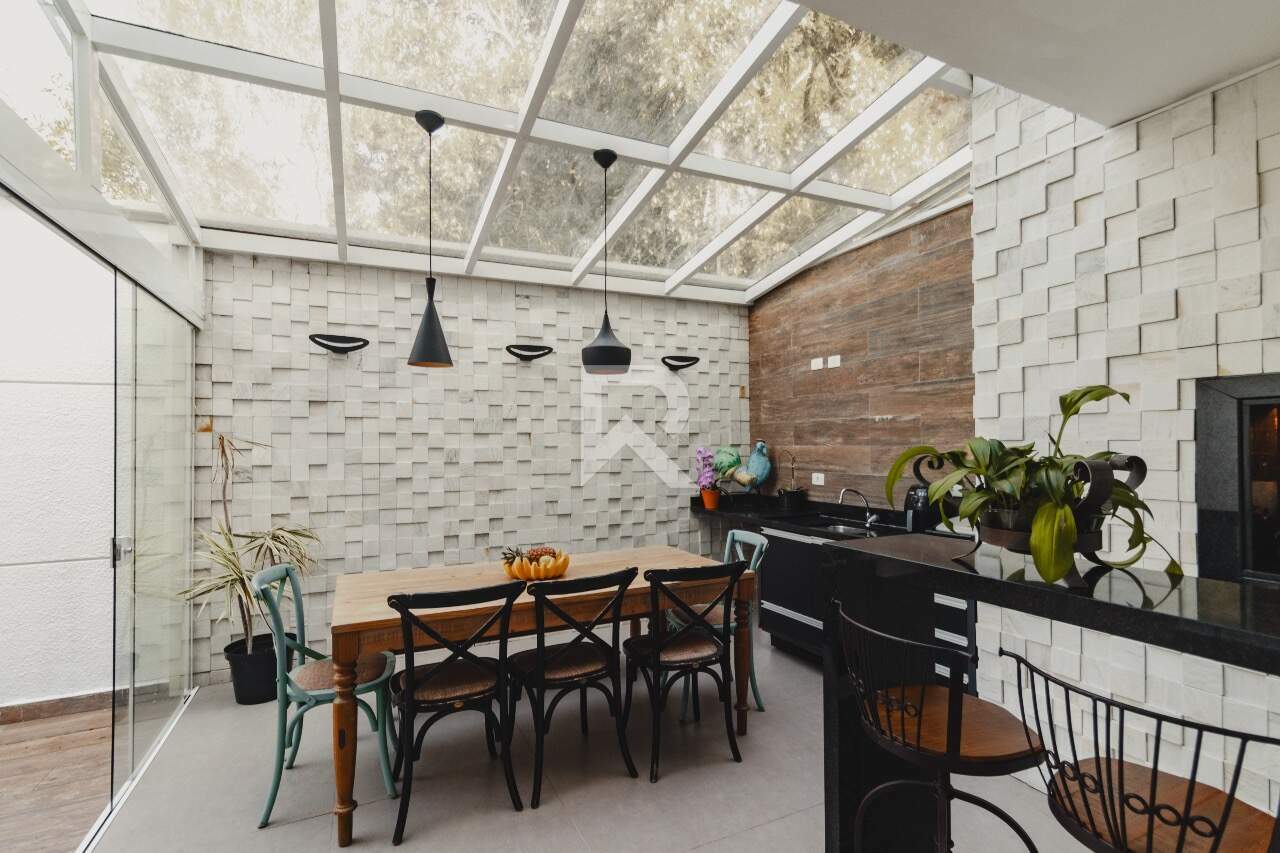 Casa 3 Quartos, 1 Suíte, Mobiliada, 152 m² Privativos – Santo Inácio – Curitiba/PR