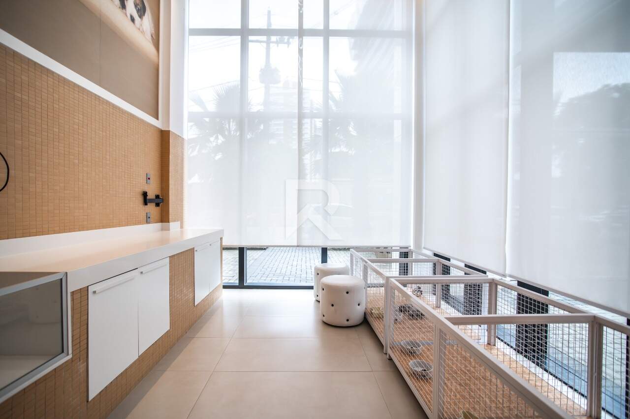 Apartamento de Luxo Mobiliado c/ ambientes integrados, 255m², 3 suítes e 4 vagas, no Ecoville miniatura 53