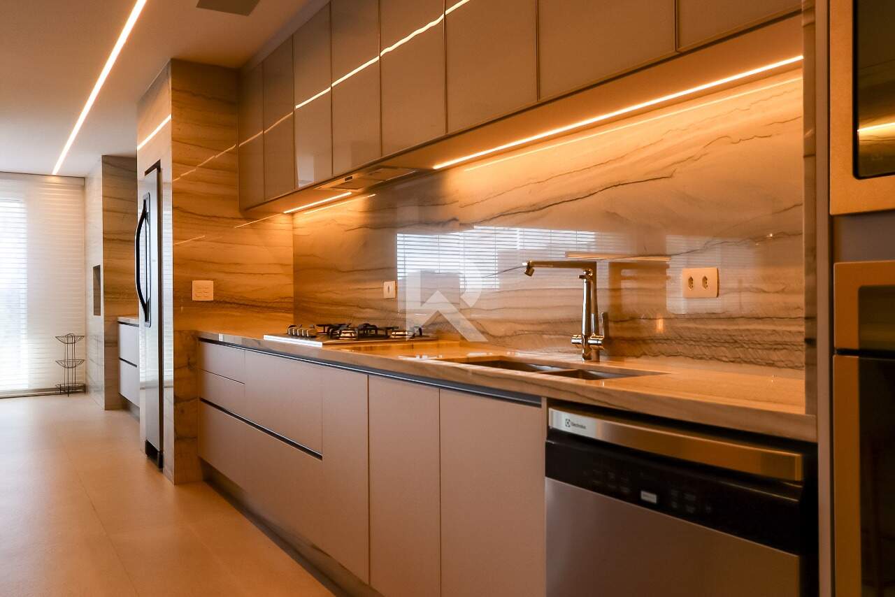 Apartamento de Luxo Mobiliado c/ ambientes integrados, 255m², 3 suítes e 4 vagas, no Ecoville miniatura 23