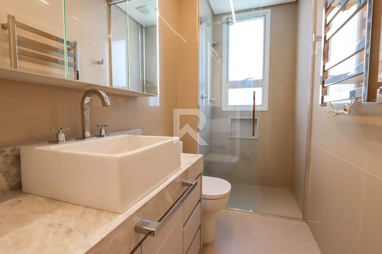 Apartamento de Luxo Mobiliado c/ ambientes integrados, 255m², 3 suítes e 4 vagas, no Ecoville miniatura 38