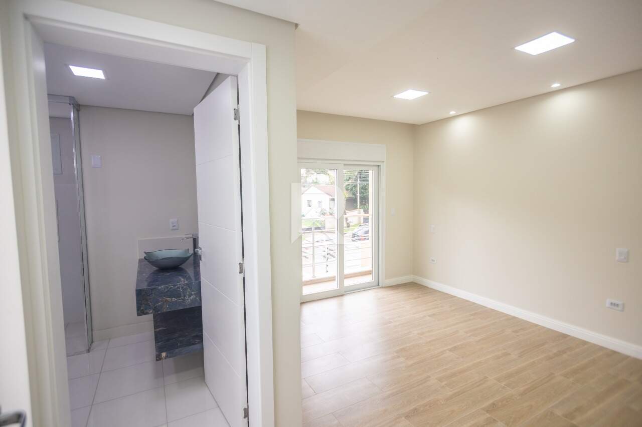 Casa moderna com jardim, 3 quartos, 2 Vagas para Venda – Santo Inácio, Curitiba/PR miniatura 21
