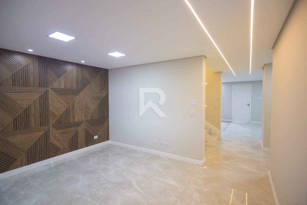 Casa moderna com jardim, 3 quartos, 2 Vagas para Venda – Santo Inácio, Curitiba/PR miniatura 4
