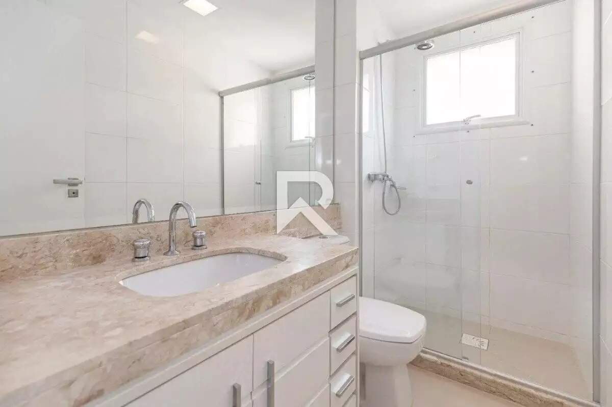 Apartamento Mobiliado com 3 Suítes para Locação, 228m², Face Norte e 4 Vagas, no Ecoville miniatura 11