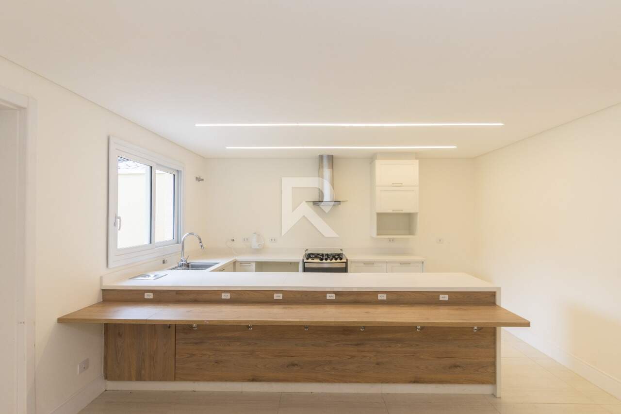 Triplex com Jardim, 4 quartos e 2 vagas à venda – Santo Inácio - Curitiba/PR miniatura 9