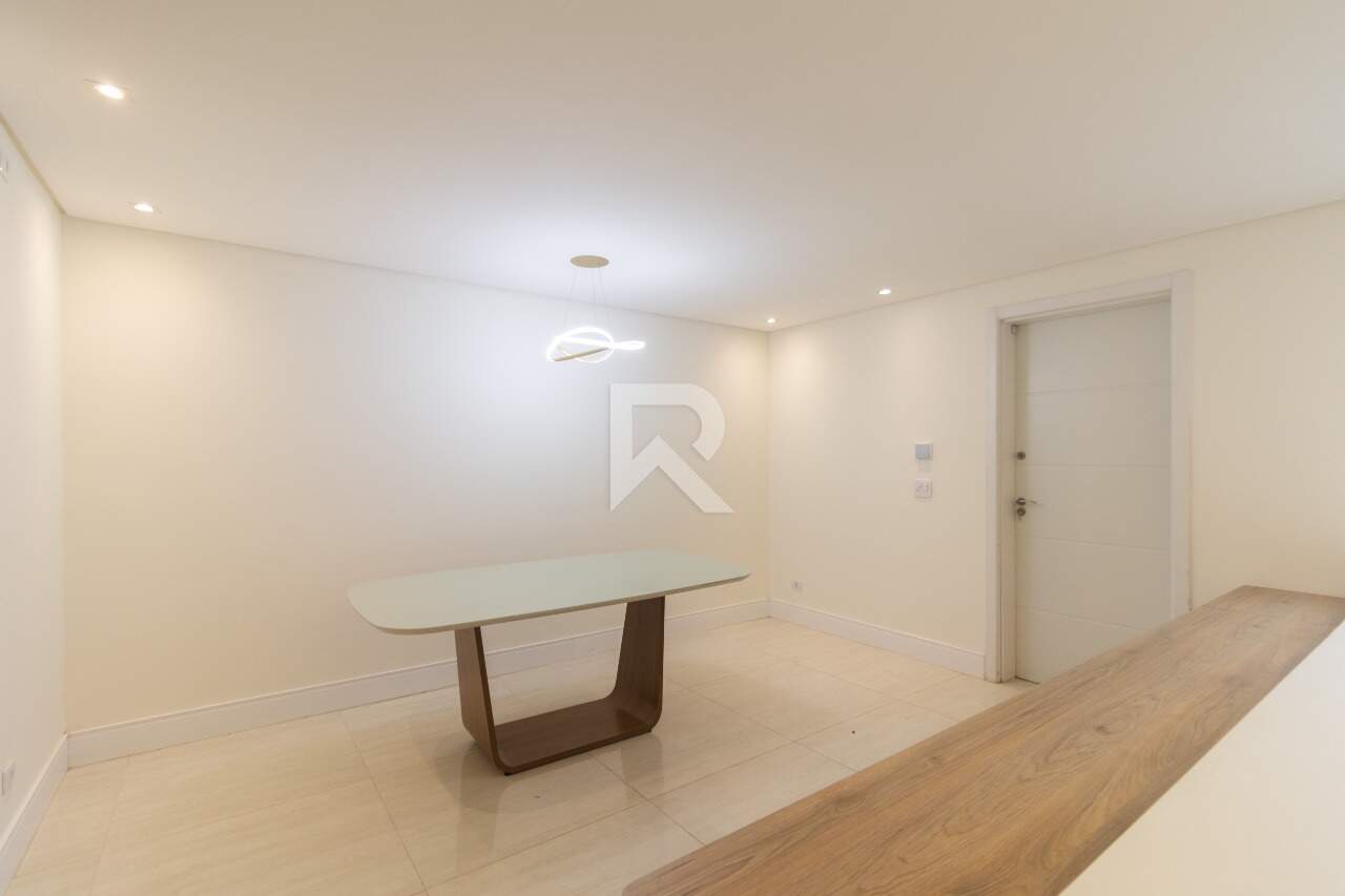 Triplex com Jardim, 4 quartos e 2 vagas à venda – Santo Inácio - Curitiba/PR miniatura 12