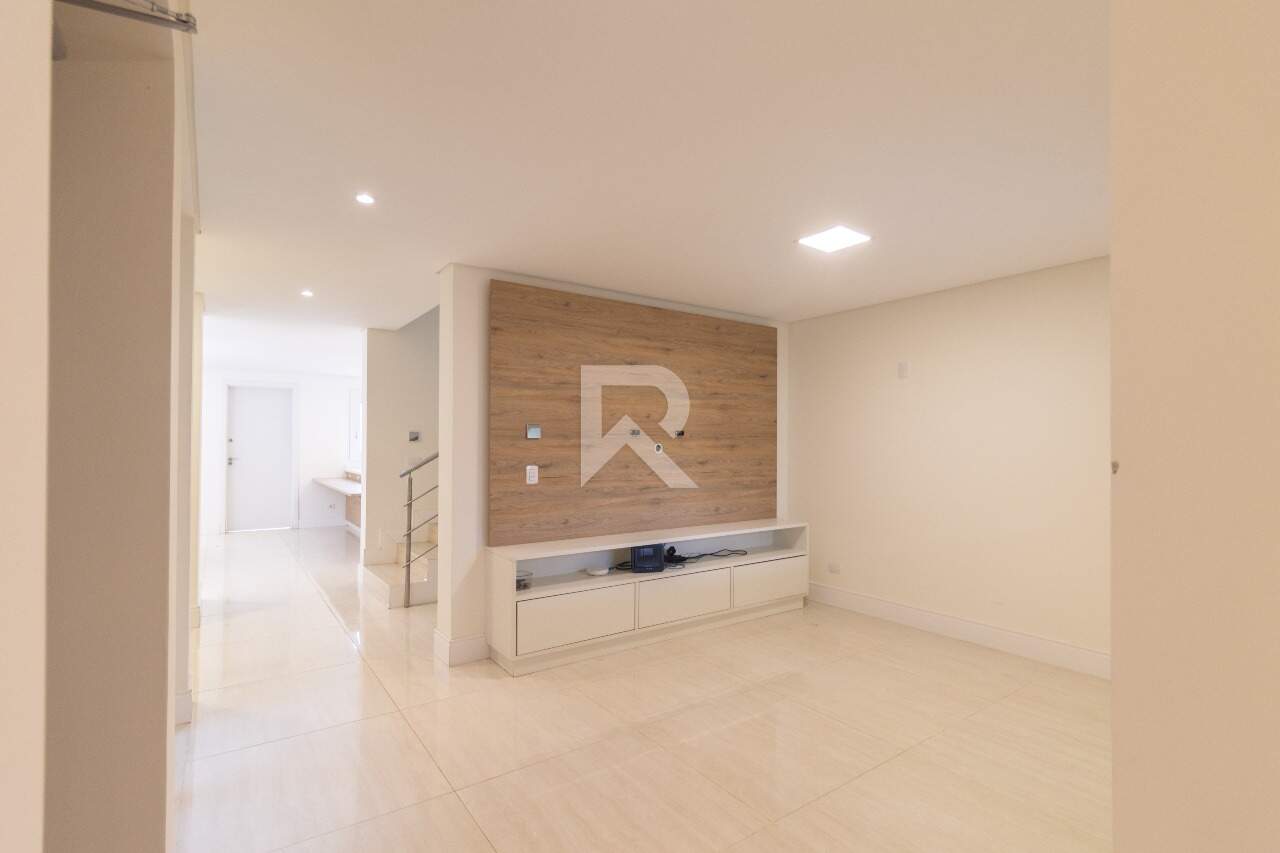 Triplex com Jardim, 4 quartos e 2 vagas à venda – Santo Inácio - Curitiba/PR miniatura 2