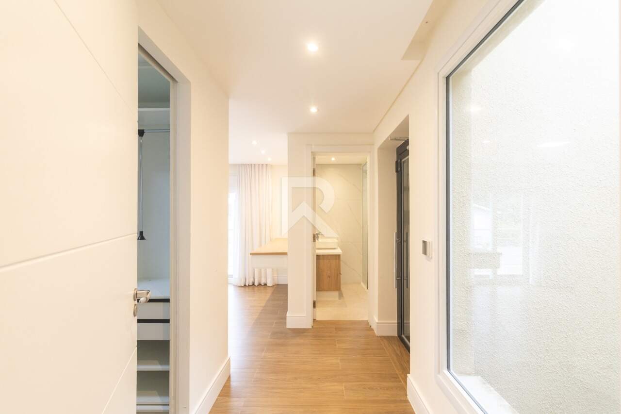Triplex com Jardim, 4 quartos e 2 vagas à venda – Santo Inácio - Curitiba/PR miniatura 23