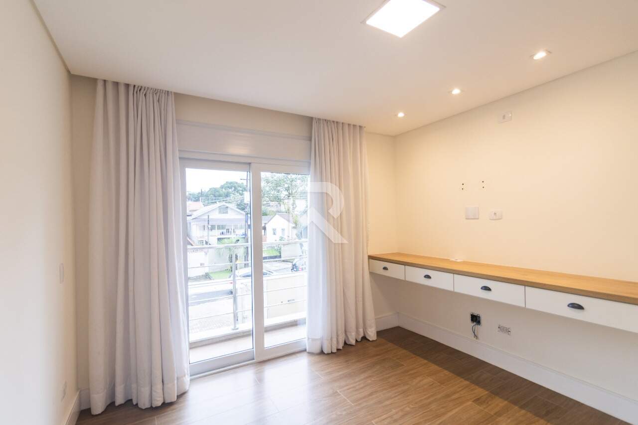 Triplex com Jardim, 4 quartos e 2 vagas à venda – Santo Inácio - Curitiba/PR miniatura 25