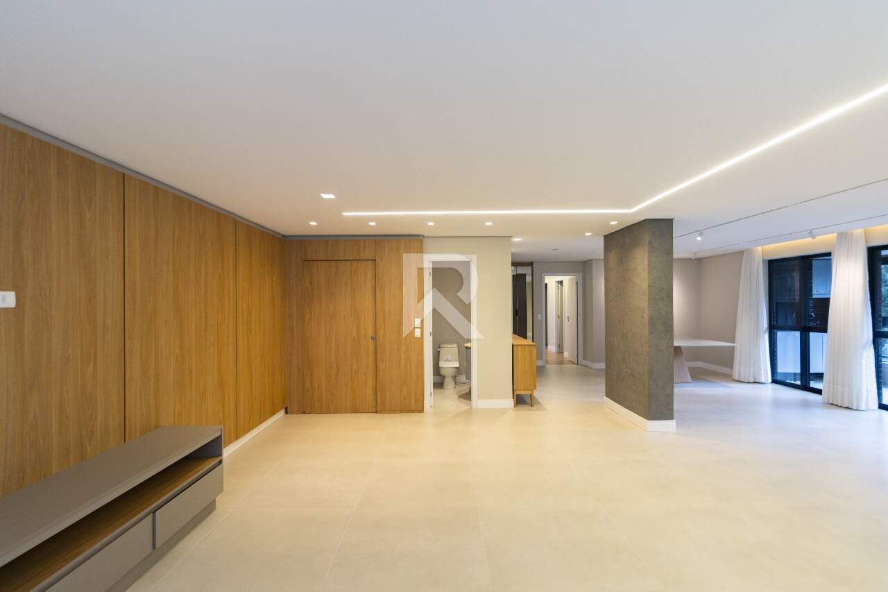 Apartamento c/ 3 suítes, 3 vagas e 192m² à Venda no Ecoville