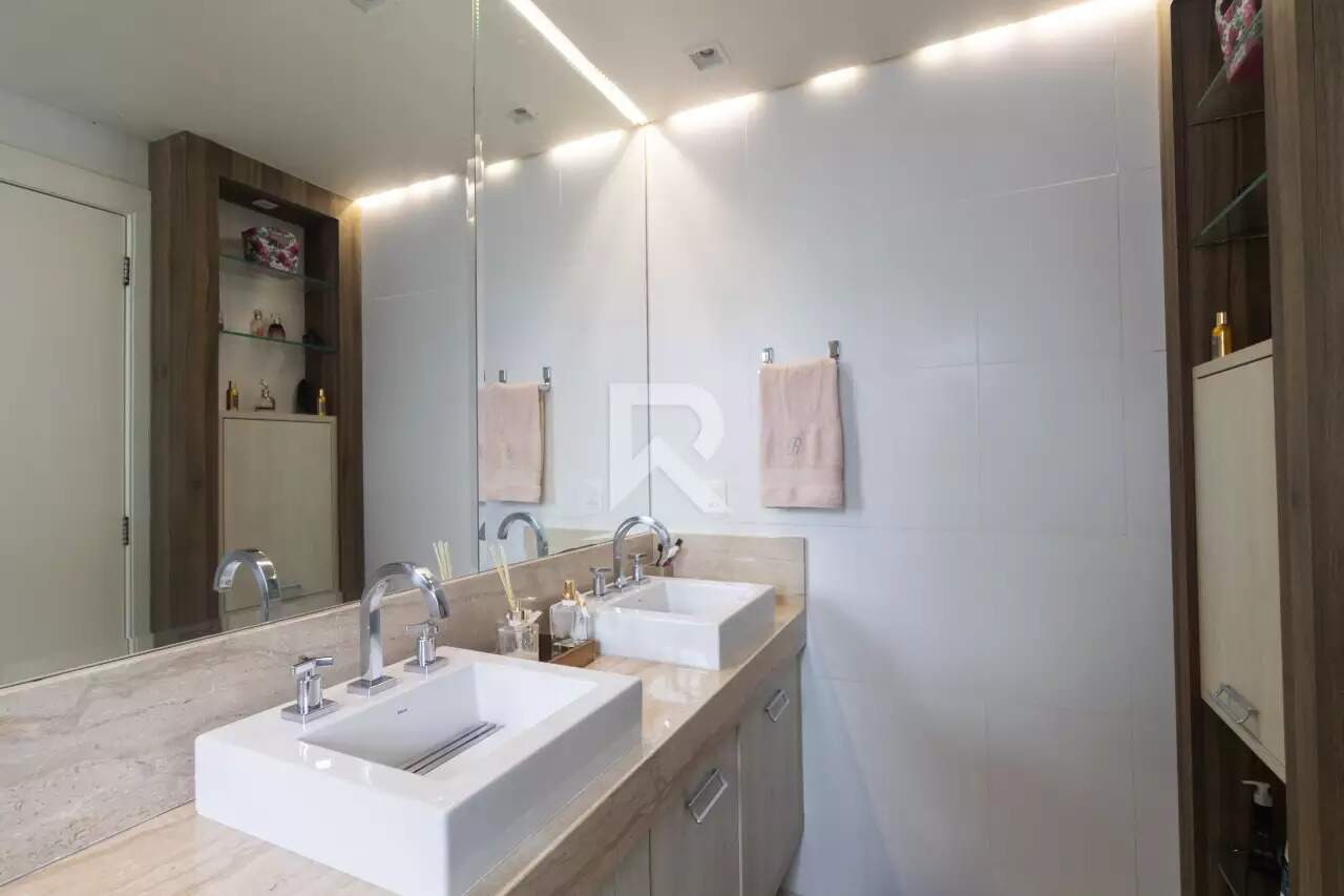 Apartamento de Alto Padrão Mobiliado, 03 Suítes, 03 Vagas - 187,00 m² - Ecoville miniatura 26