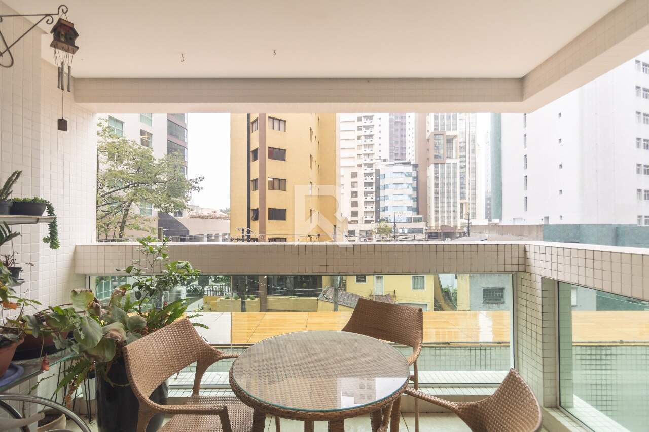 Apartamento Mobiliado em Cond. Clube com 3 suítes para aluguel - 160m2 - Água Verde, Curitiba-PR miniatura 8