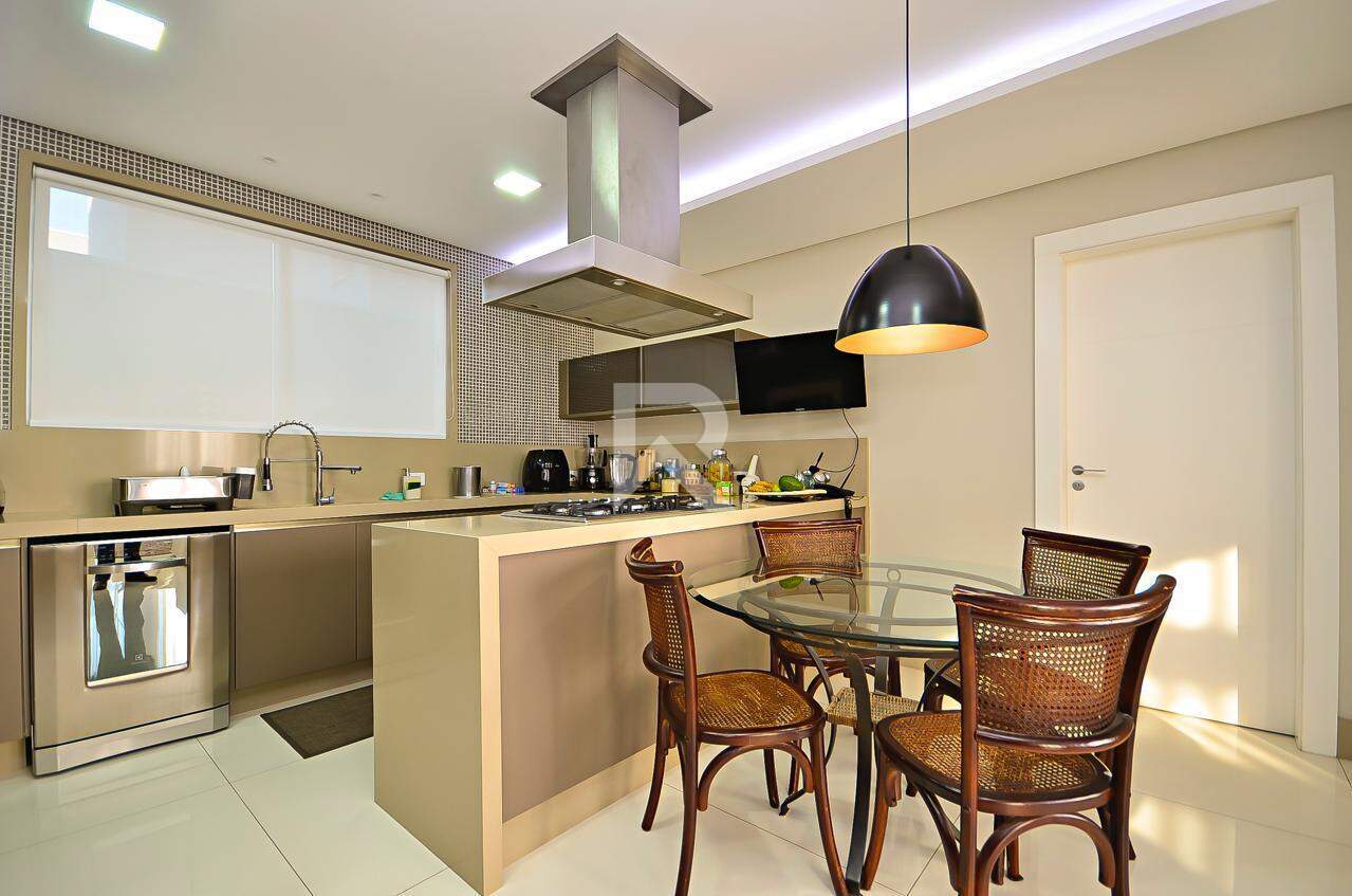 Casa de Rua para Locação, 5 quartos sendo 4 Suítes, 6 Vagas, 590 m² - Butiatuvinha - Curitiba/PR miniatura 14