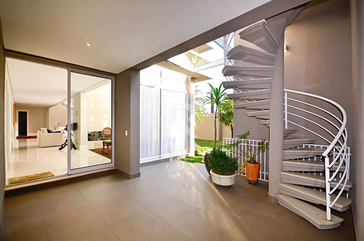 Casa de Rua para Locação, 5 quartos sendo 4 Suítes, 6 Vagas, 590 m² - Butiatuvinha - Curitiba/PR miniatura 8