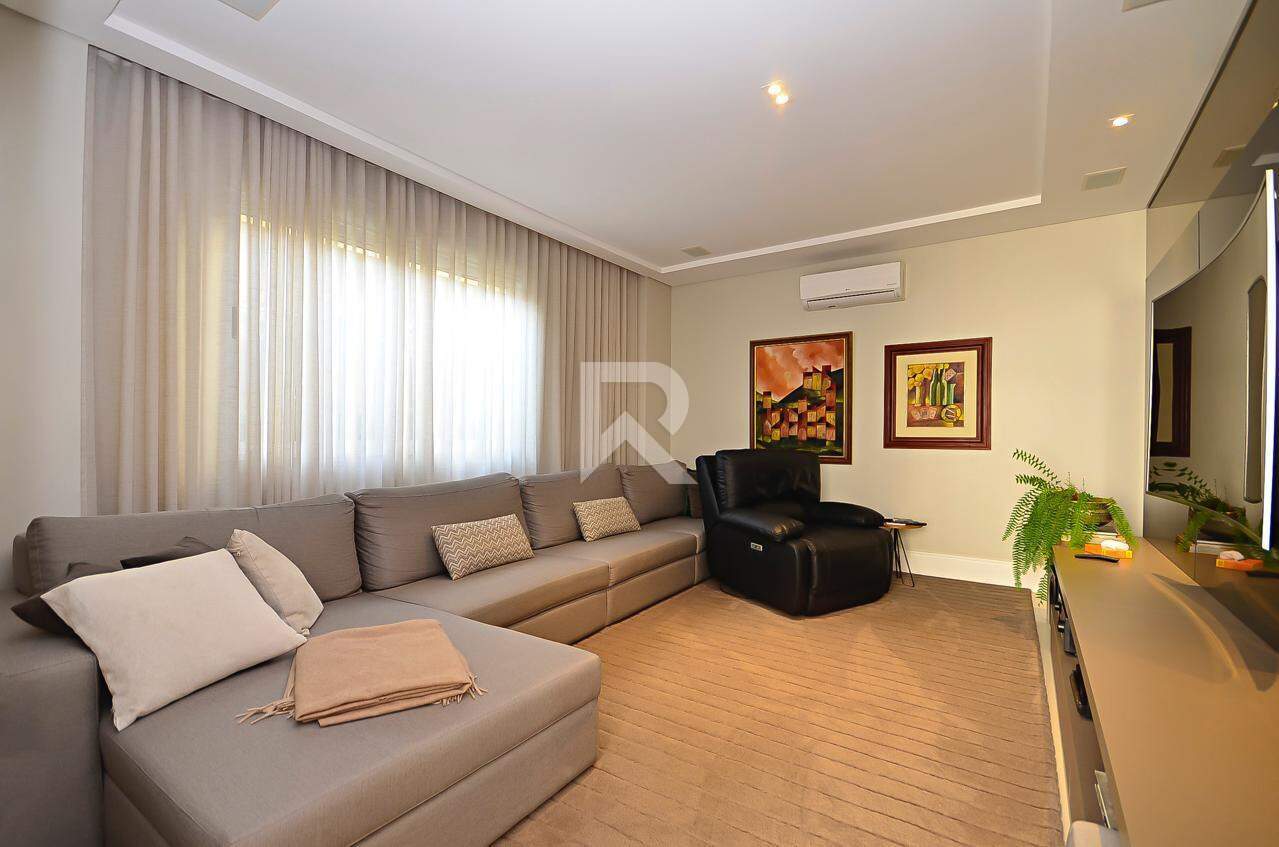Casa de Rua para Locação, 5 quartos sendo 4 Suítes, 6 Vagas, 590 m² - Butiatuvinha - Curitiba/PR miniatura 33