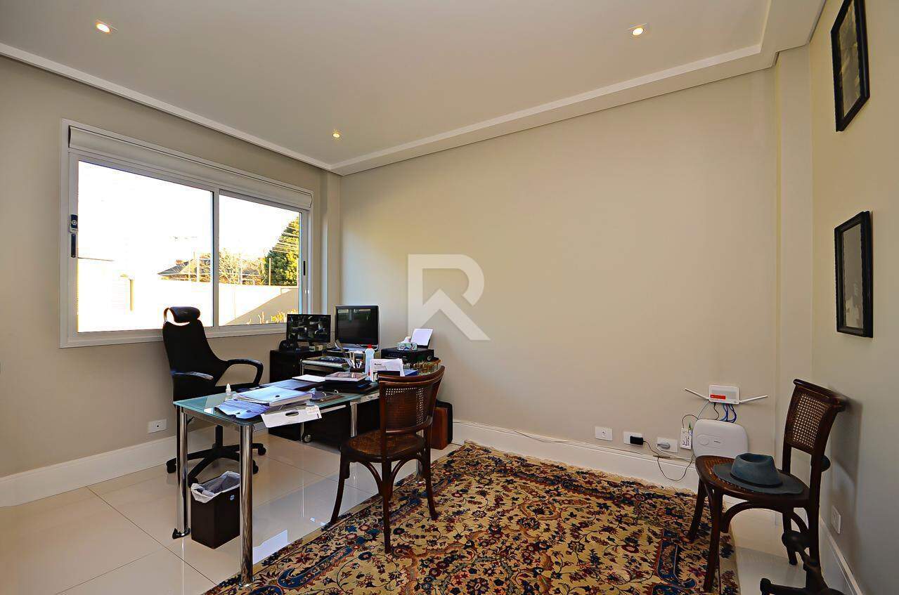Casa de Rua para Locação, 5 quartos sendo 4 Suítes, 6 Vagas, 590 m² - Butiatuvinha - Curitiba/PR miniatura 19