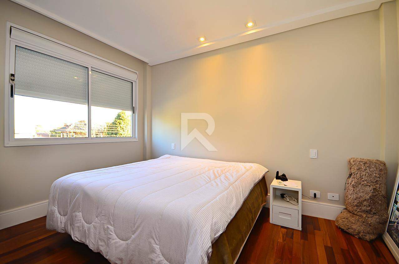 Casa de Rua para Locação, 5 quartos sendo 4 Suítes, 6 Vagas, 590 m² - Butiatuvinha - Curitiba/PR miniatura 30