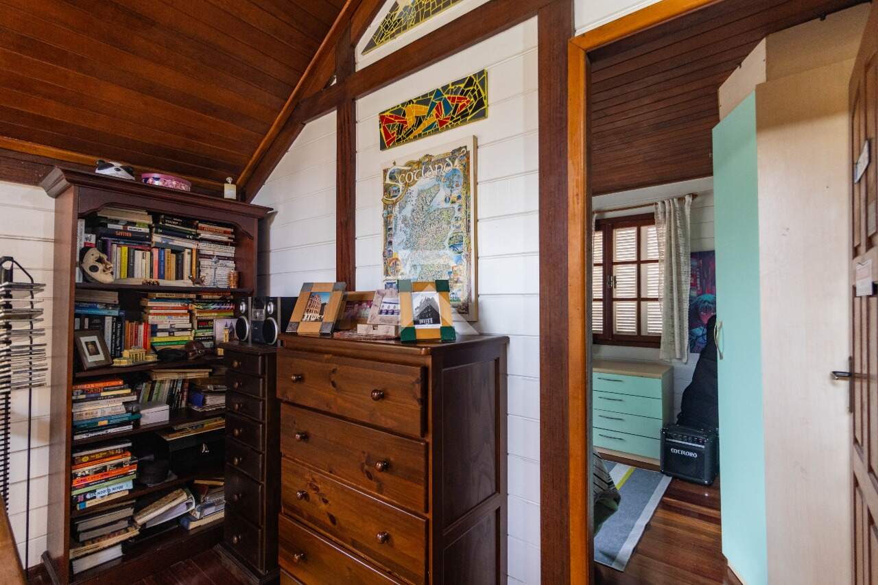 Casa de Rua com Quintal Verde e Espaço Gourmet, 3 quartos 4 Vagas à venda, 200m²- Santa Felicidade - Curitiba/PR - miniatura 21