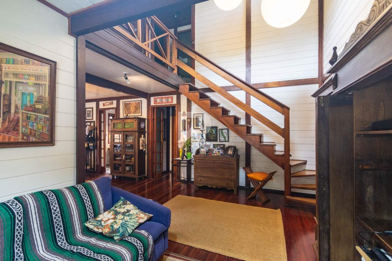 Casa de Rua com Quintal Verde e Espaço Gourmet, 3 quartos 4 Vagas à venda, 200m²- Santa Felicidade - Curitiba/PR - miniatura 12