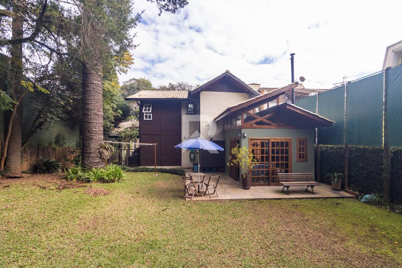 Casa de Rua com Quintal Verde e Espaço Gourmet, 3 quartos 4 Vagas à venda, 200m²- Santa Felicidade - Curitiba/PR - miniatura 4