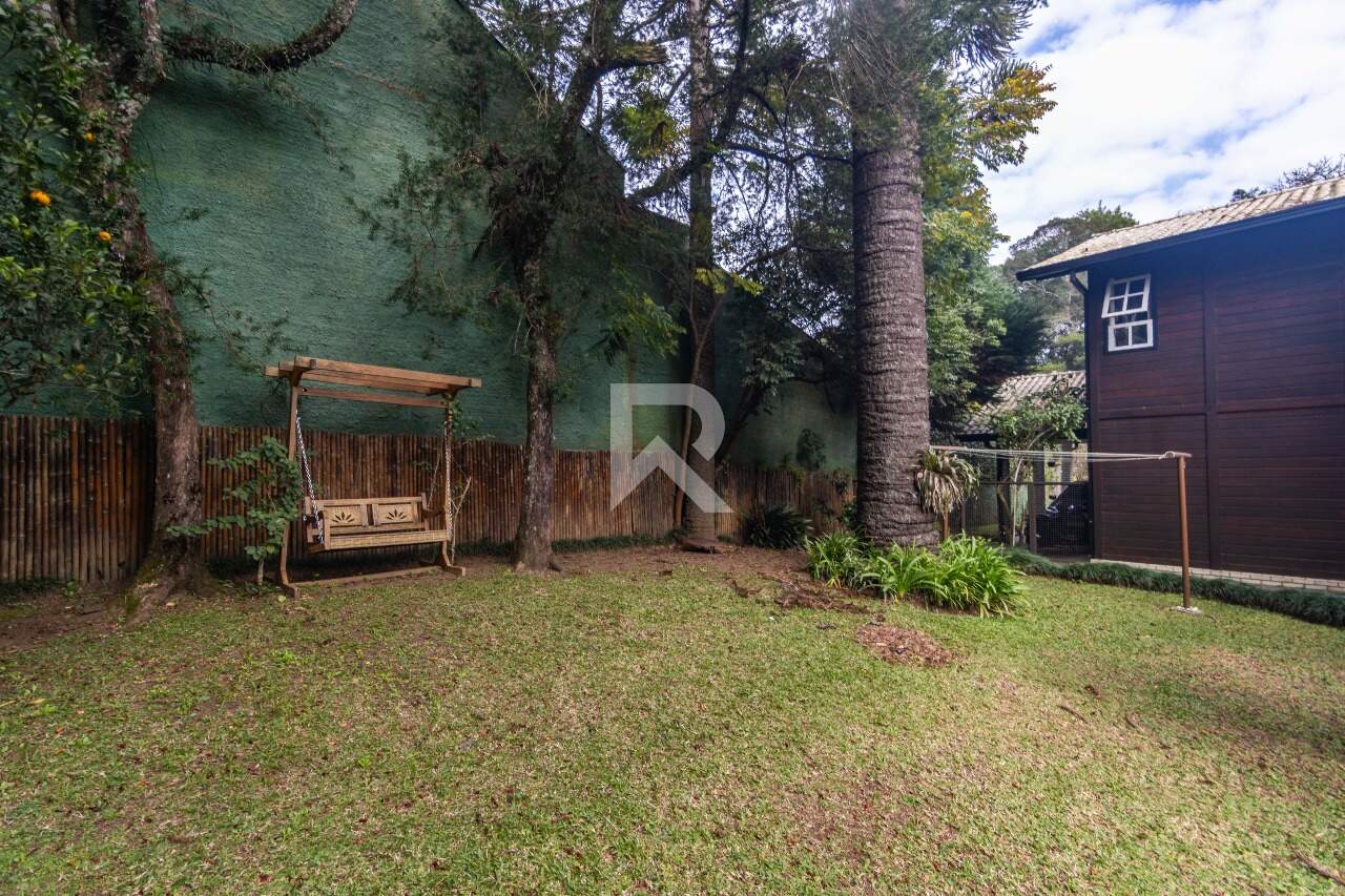 Casa de Rua com Quintal Verde e Espaço Gourmet, 3 quartos 4 Vagas à venda, 200m²- Santa Felicidade - Curitiba/PR - miniatura 3