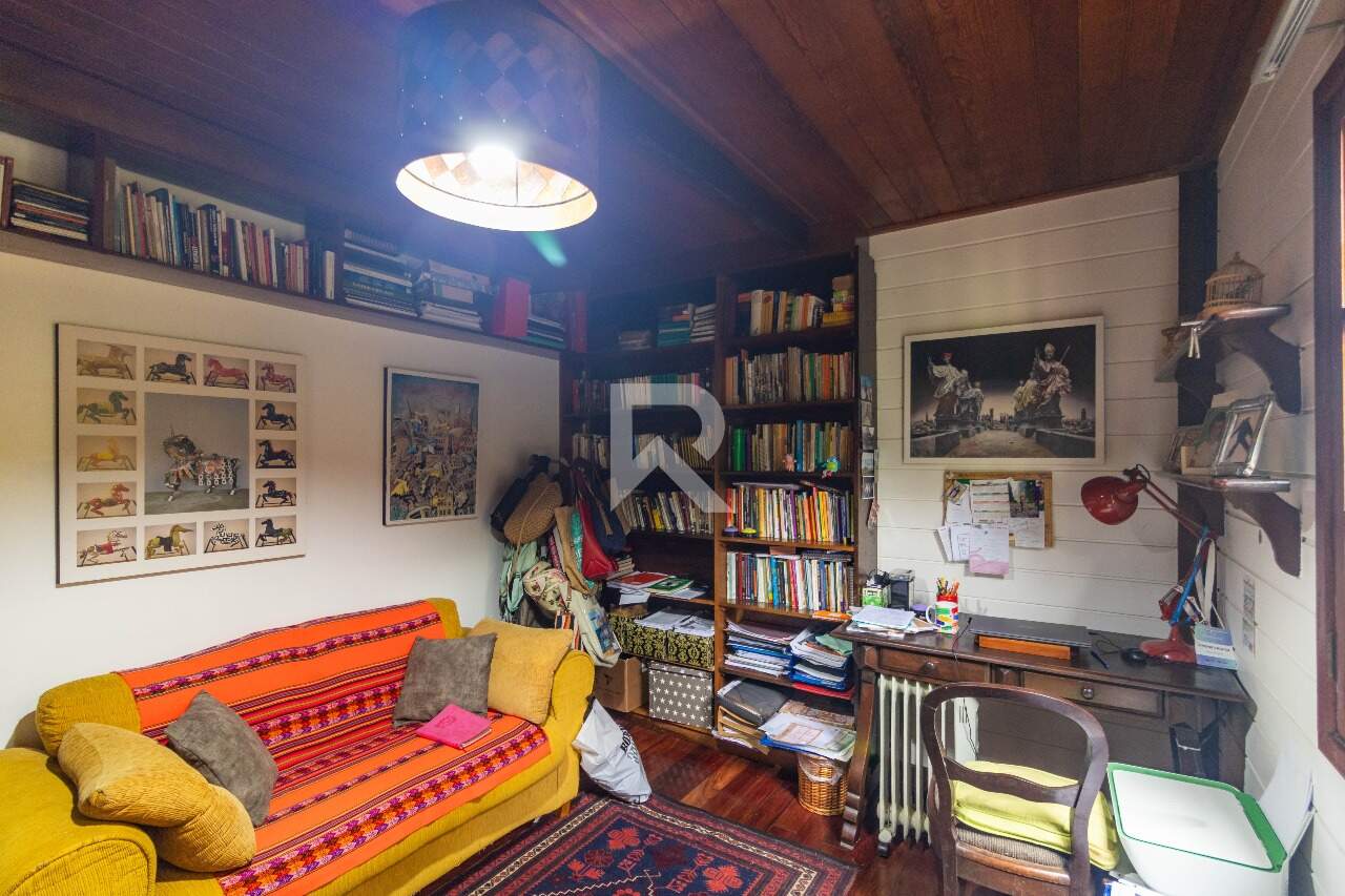 Casa de Rua com Quintal Verde e Espaço Gourmet, 3 quartos 4 Vagas à venda, 200m²- Santa Felicidade - Curitiba/PR - miniatura 14