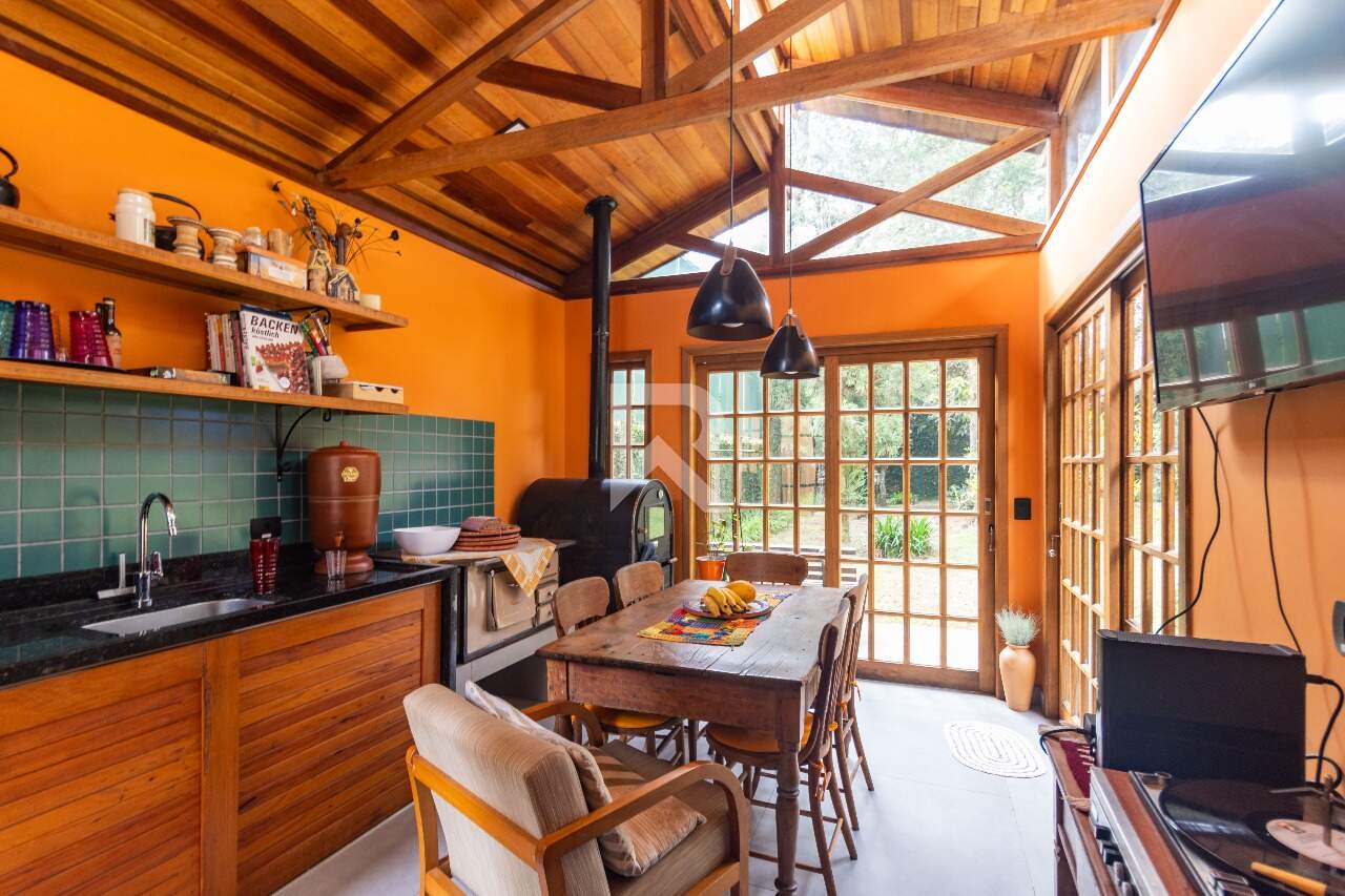 Casa de Rua com Quintal Verde e Espaço Gourmet, 3 quartos 4 Vagas à venda, 200m²- Santa Felicidade - Curitiba/PR - miniatura 18