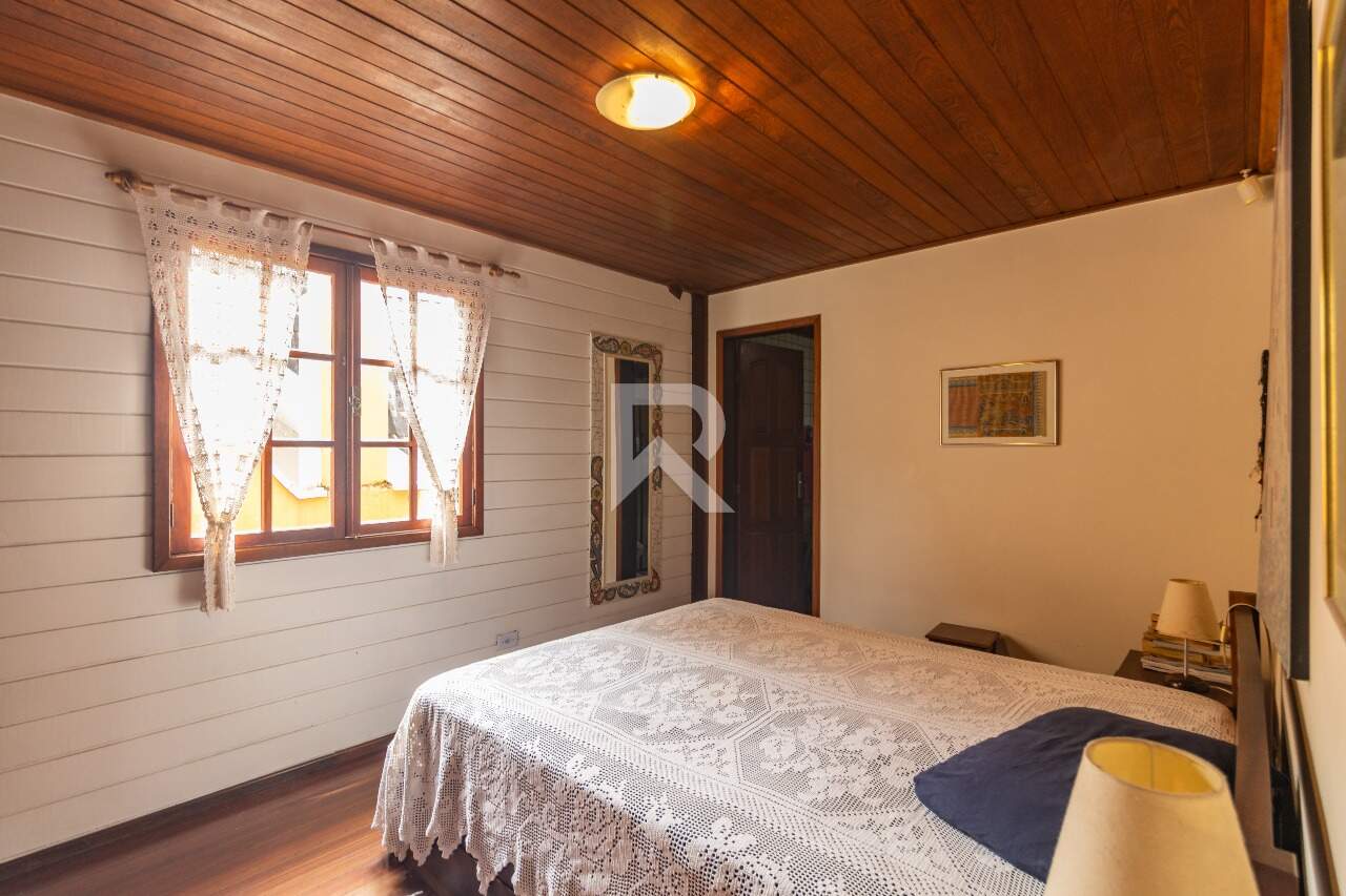 Casa de Rua com Quintal Verde e Espaço Gourmet, 3 quartos 4 Vagas à venda, 200m²- Santa Felicidade - Curitiba/PR - miniatura 29