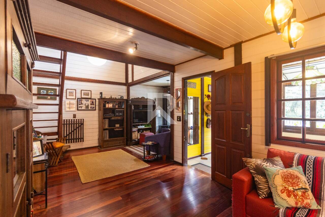 Casa de Rua com Quintal Verde e Espaço Gourmet, 3 quartos 4 Vagas à venda, 200m²- Santa Felicidade - Curitiba/PR - miniatura 15