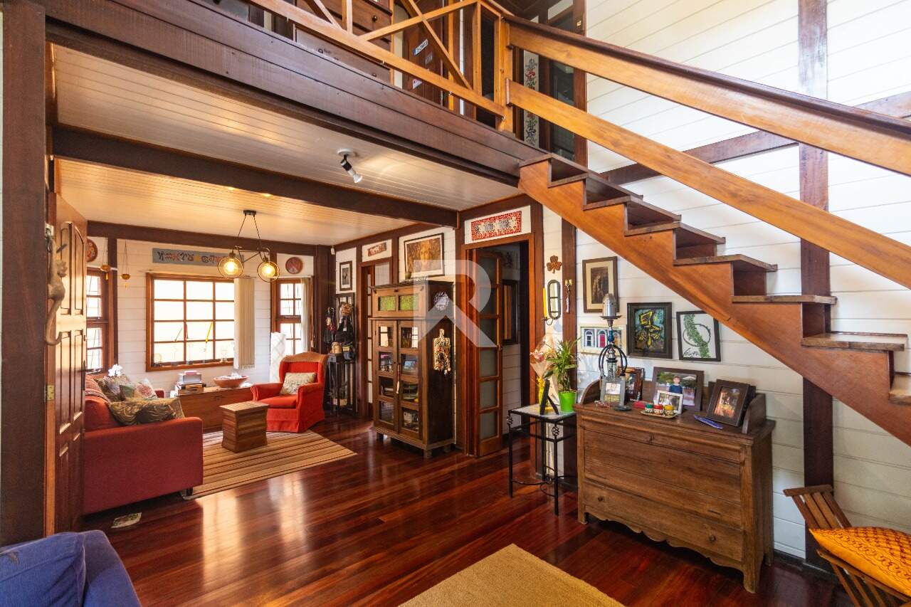 Casa de Rua com Quintal Verde e Espaço Gourmet, 3 quartos 4 Vagas à venda, 200m²- Santa Felicidade - Curitiba/PR - miniatura 7