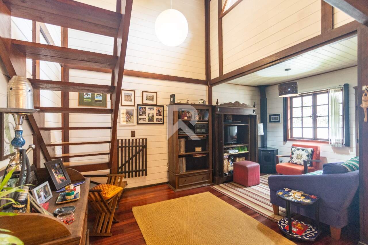 Casa de Rua com Quintal Verde e Espaço Gourmet, 3 quartos 4 Vagas à venda, 200m²- Santa Felicidade - Curitiba/PR - miniatura 8