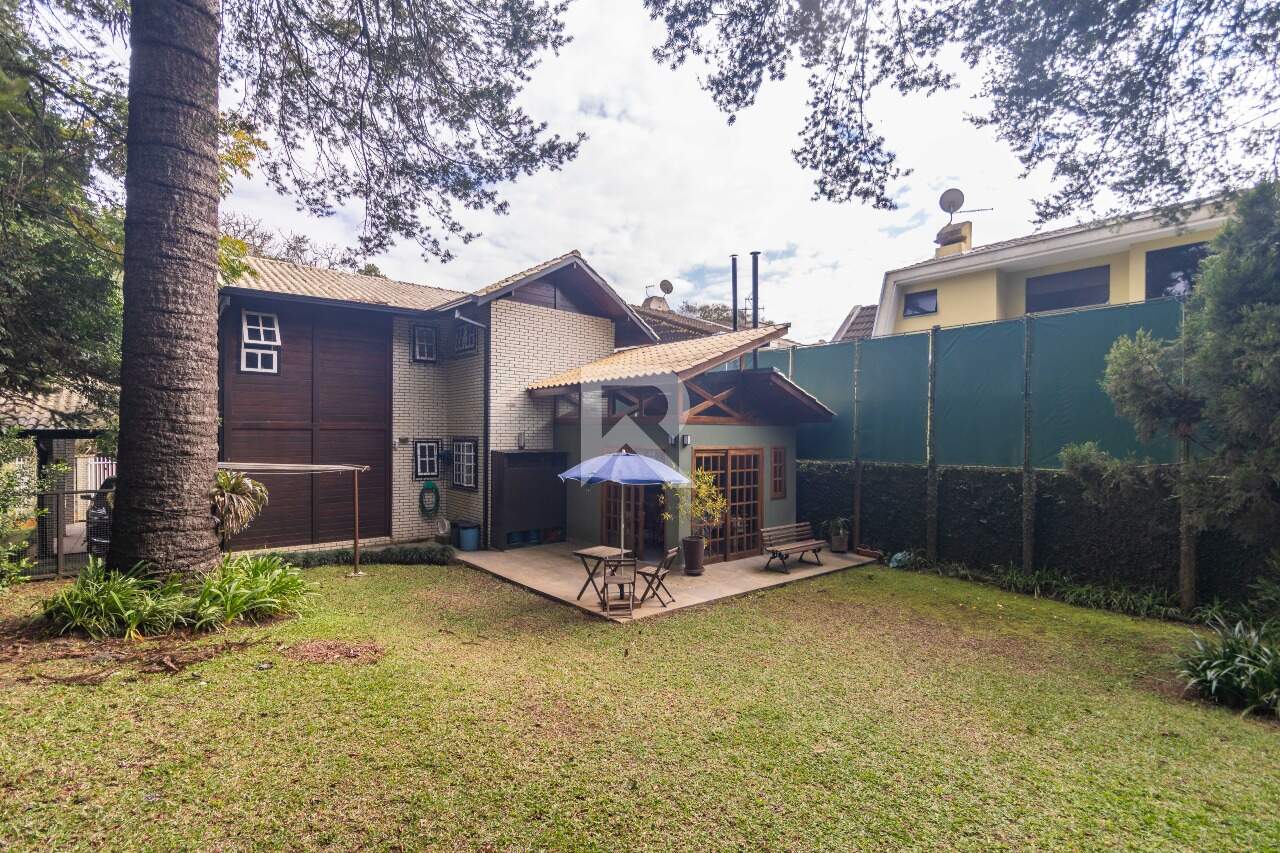 Casa de Rua com Quintal Verde e Espaço Gourmet, 3 quartos 4 Vagas à venda, 200m²- Santa Felicidade - Curitiba/PR - miniatura 5