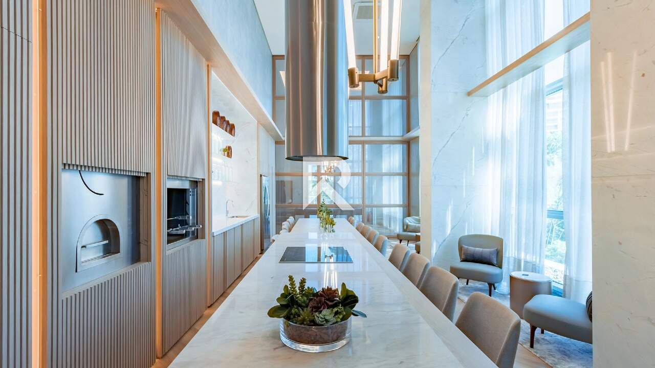 Apt Mobiliado em Cond. Clube, Andar Alto, Vista Livre, Face Norte com 4 suítes e 4 Vagas para alugar - 246m2 - Champagnat, Curitiba miniatura 24