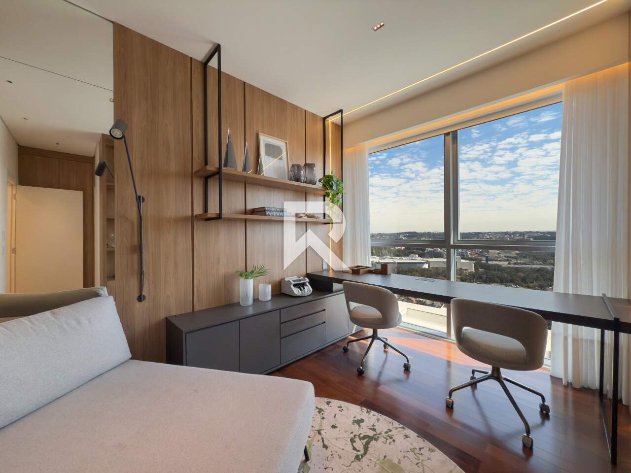 Apt Mobiliado em Cond. Clube, Andar Alto, Vista Livre, Face Norte com 4 suítes e 4 Vagas para alugar - 246m2 - Champagnat, Curitiba miniatura 7