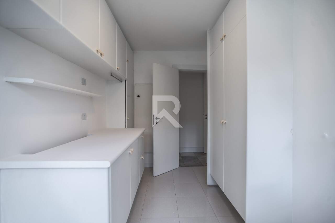 Casa em Condomínio Fechado com Quintal, Piscina, 4 suítes e 690m2 para venda - Seminário, Curitiba miniatura 14