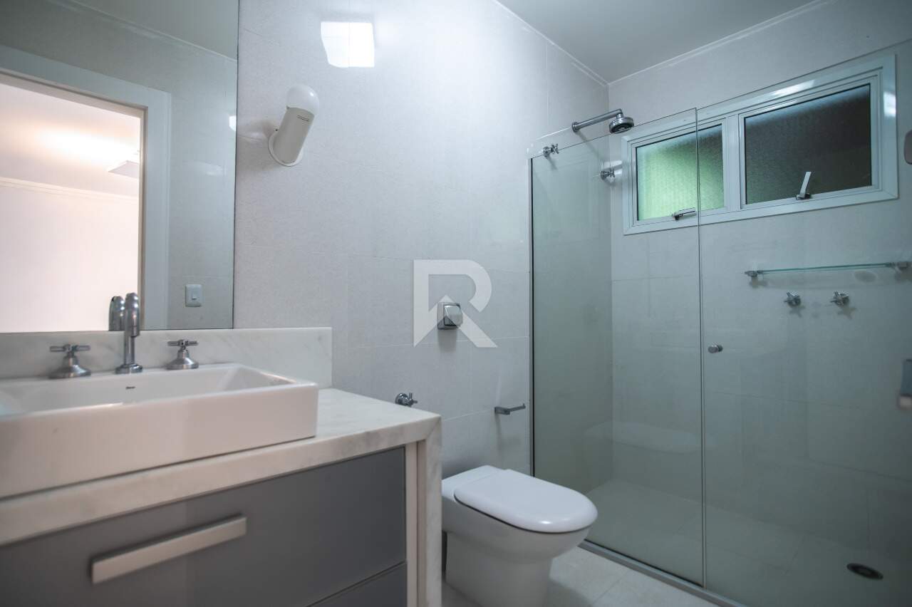 Casa em Condomínio Fechado com Quintal, Piscina, 4 suítes e 690m2 para venda - Seminário, Curitiba miniatura 38
