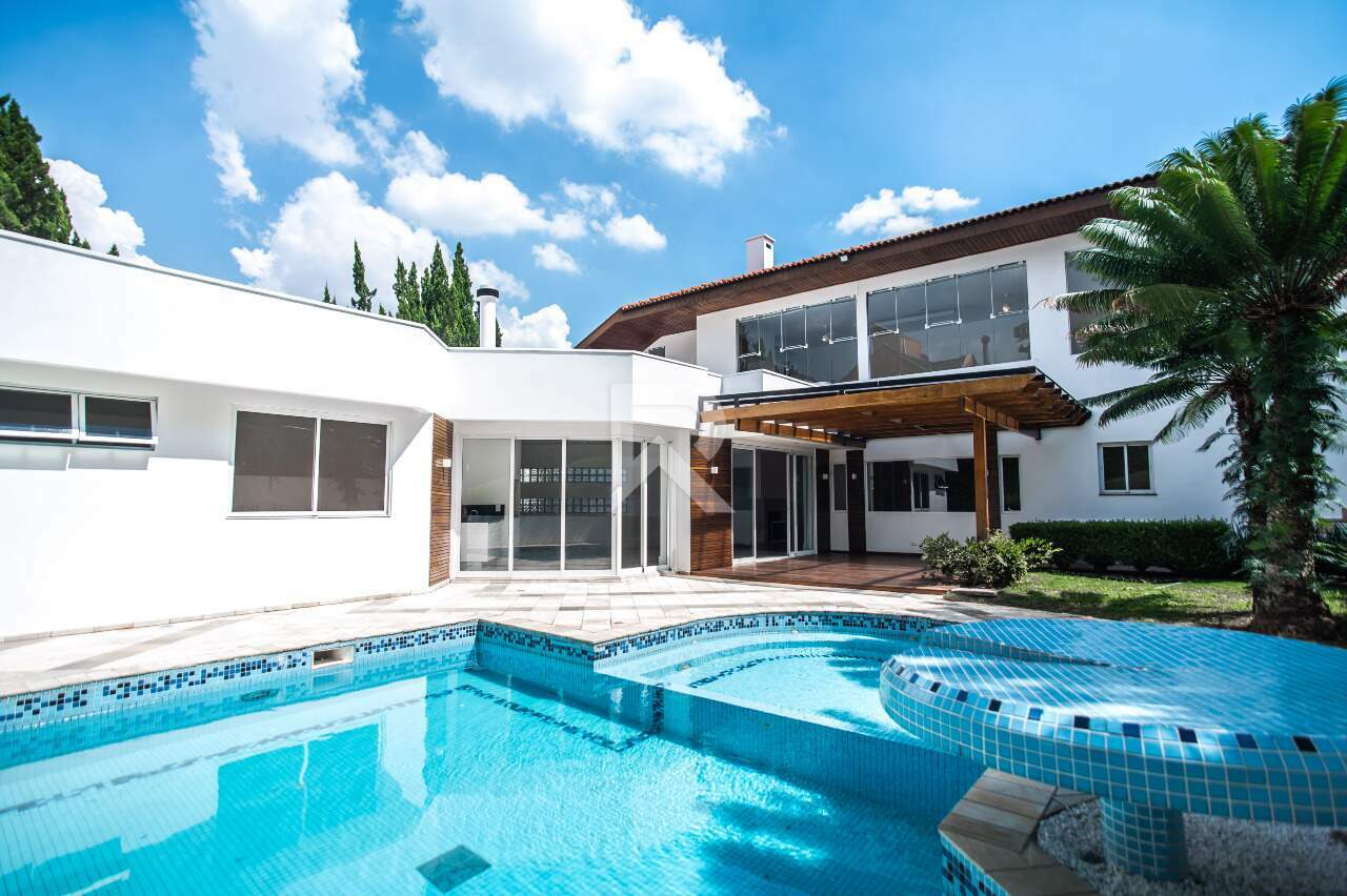 Casa em Condomínio Fechado com Quintal, Piscina, 4 suítes e 690m2 para venda - Seminário, Curitiba