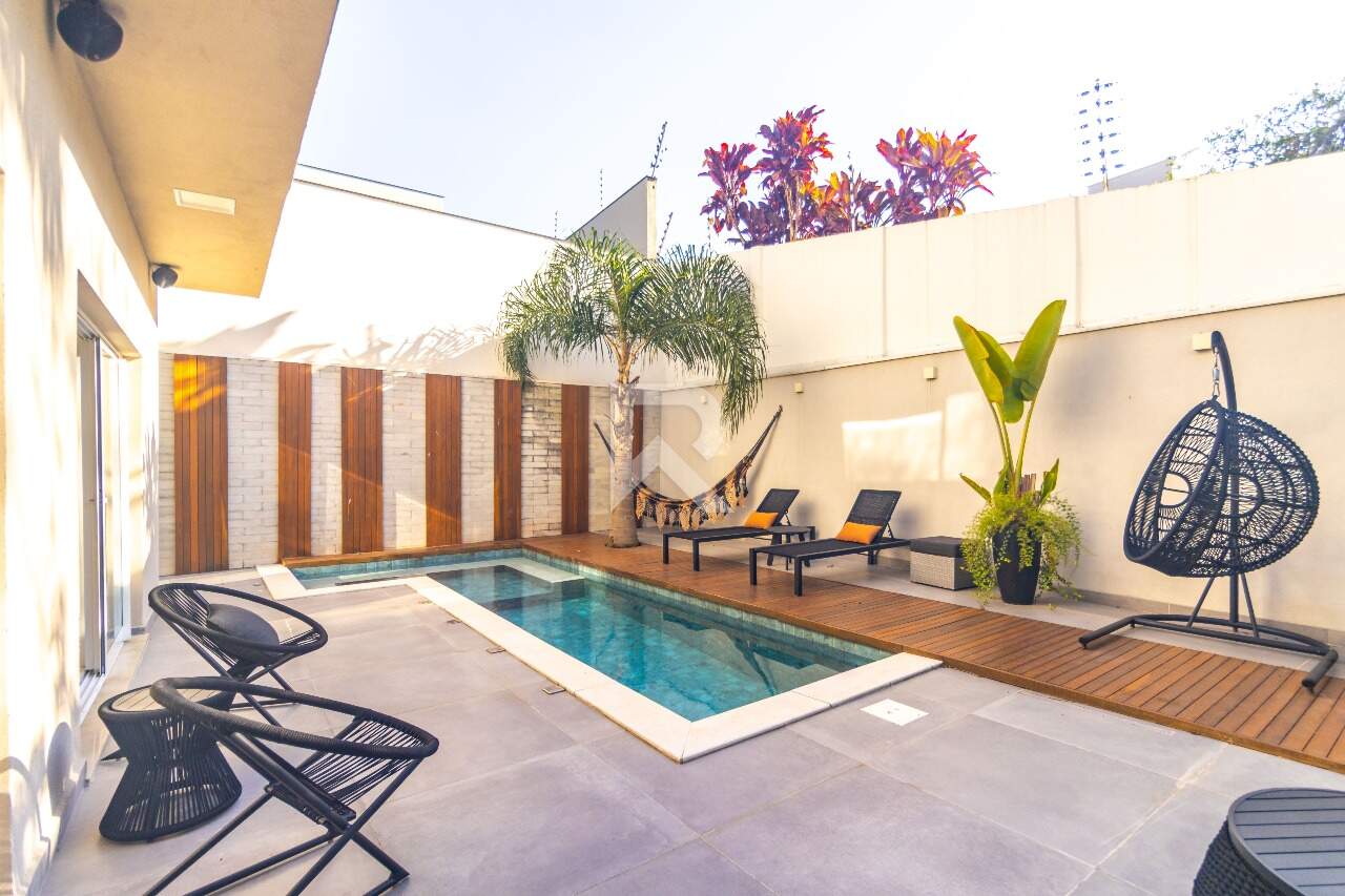 Casa Alto Padrão, Mobiliada em Cond. Clube com Piscina, 4 suítes, 3 vagas e 400m2 para alugar - Campo Comprido, Curitiba-PR miniatura 16