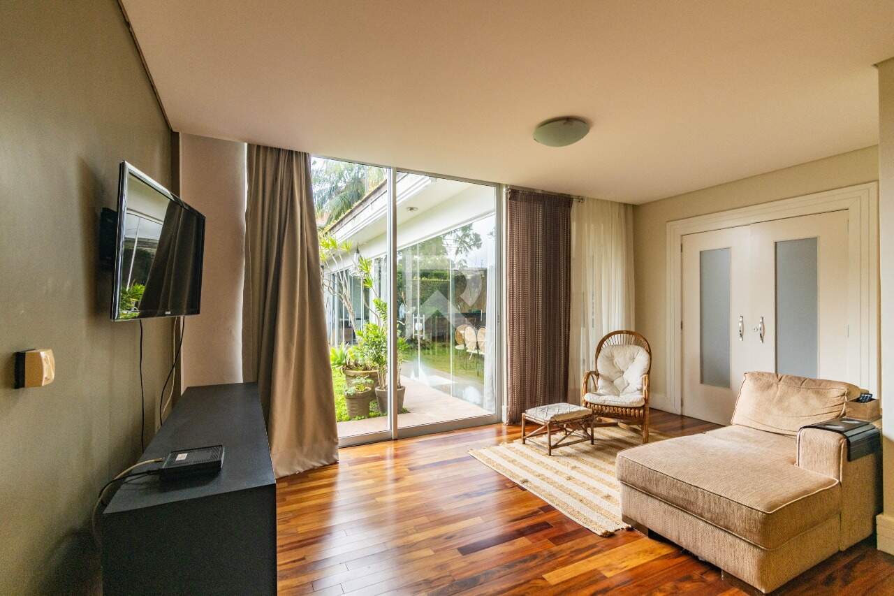 Casa com Jardim Privativo, 7 dormitórios 3 vagas à venda e locação, 400 m² - Batel - Curitiba/PR