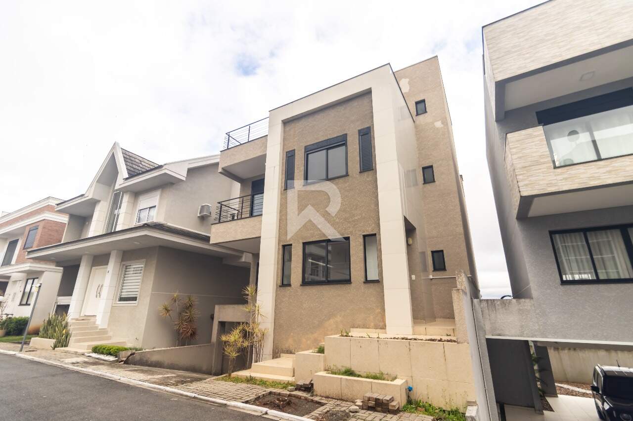 Casa Triplex com Terraço, 5 quartos 3 vagas para locação, 316 m² - Campo Comprido - Curitiba/PR