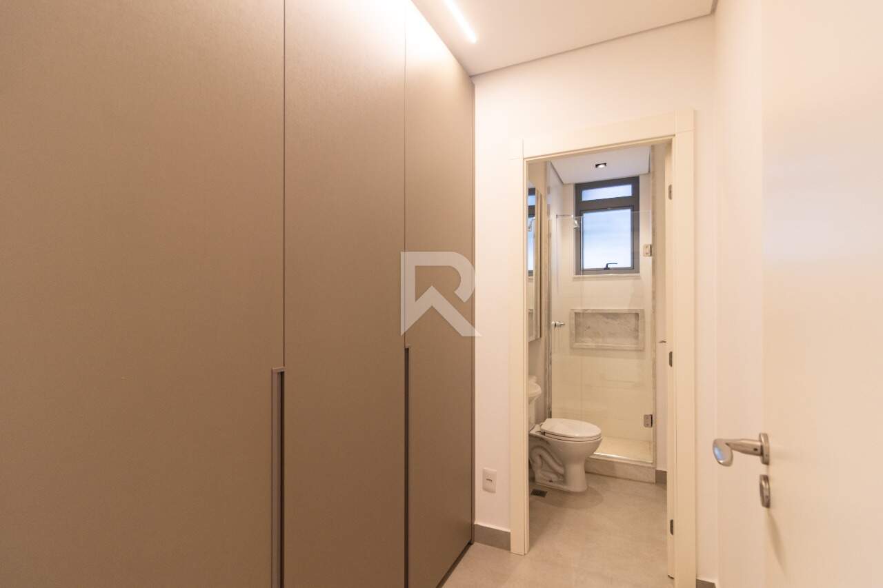 Apt Semi Mobiliado em Cond. Clube, Vista Pq Barigui, Face Norte com 4 suítes e 4 Vagas para venda - 288m2 - Champagnat, Curitiba miniatura 26
